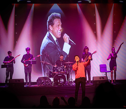 Imagen 3 de 5 de Tributo Oficial A Luis Miguel