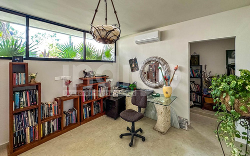 Casa De Una Planta En Venta En Mérida Modelo Deco En Privada Canaria, Conkal
