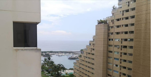 Espectacular Apartamento En Catia La Mar Playa Grande, Residencia Los Dos Delfines! 