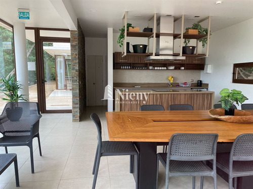 Departamento En Arriendo De 2d -2b En Los Almendros, Reñaca