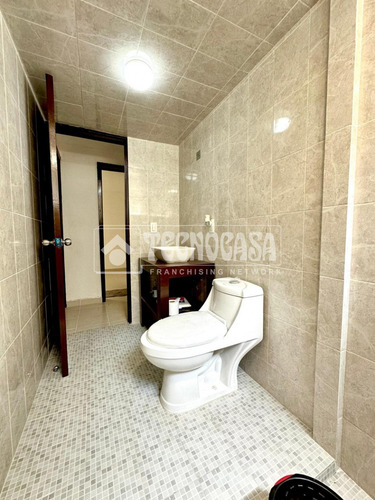 Venta Departamentos Altillo Universidad T-df0127-0188
