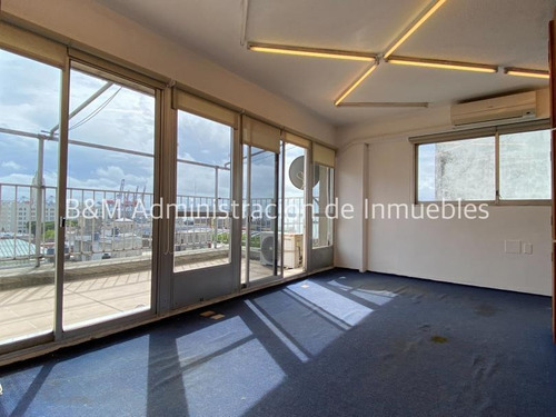 Alquiler Oficina Penthouse Ciudad Vieja.