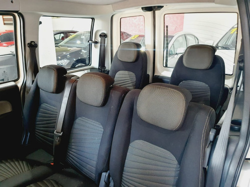 Imagem 8 de 9 de Doblo Essence 1.8 7 Lugares Flex - 2017