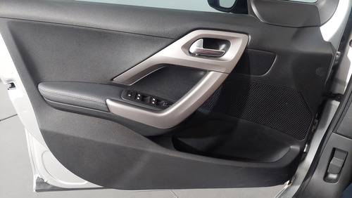 Peugeot 208 1.6 Feline Tiptronic