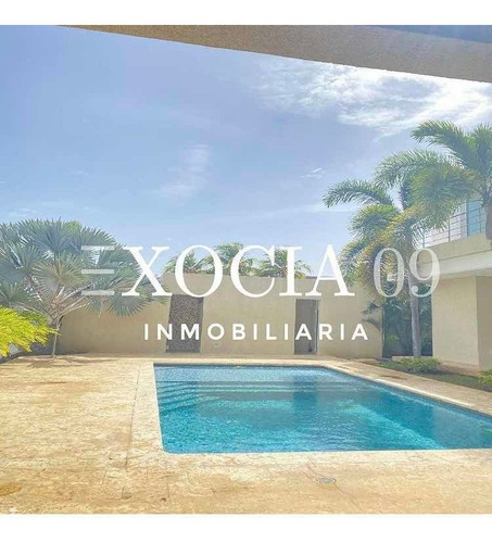 Imagen 6 de 14 de Exocia 09 Vende Lujosa Villa Con Canal Vista A La Avenida