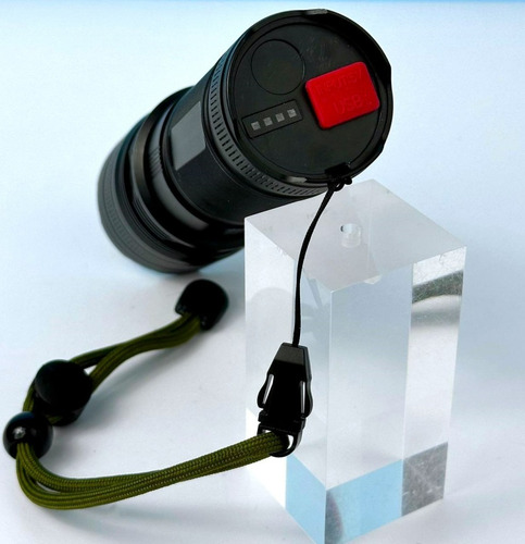 Linterna Táctica De Mano 2.000 Lm Largo Alcance Con Zoom