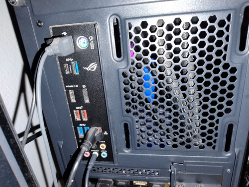 Pc Gamer + Regulador + 2 Controles + Web Cam + Bocinas (Usado)