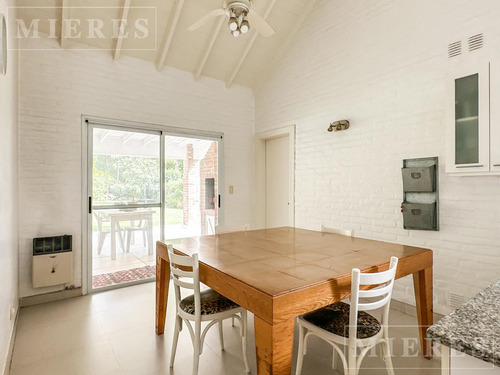 Muy Linda Casa En Venta En Laureles