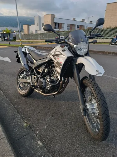 Xt 660r