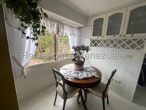 Ss: Vende Apartamento 25-17222 En Las Esmeraldas De 192,22 M2, 3h/4b/2pe2