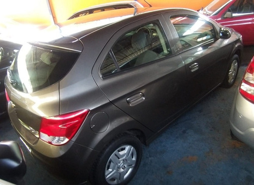 Imagem 4 de 5 de Chevrolet Onix 2015 1.0 Lt 5p