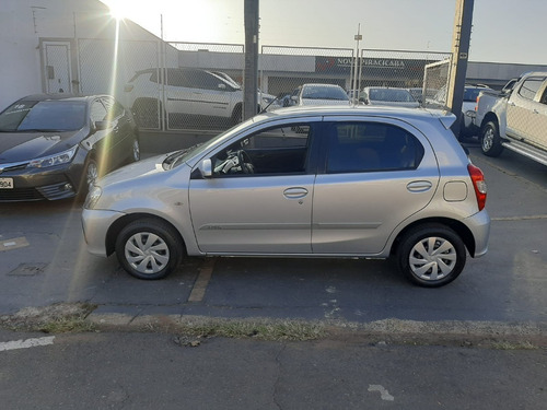 Imagem 18 de 21 de Toyota Etios Hatch Xs 1.5 Flex