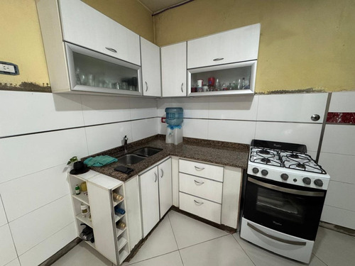 Ph En Venta 3 Ambientes Con Patio Isidro Casanova