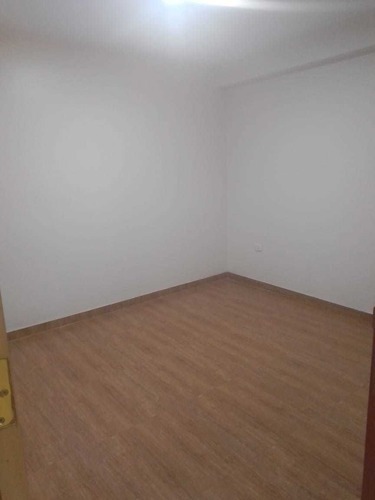 Imagen 5 de 6 de Habitación C/baño Privado En Los Olivos. Incluye Luz Y Agua