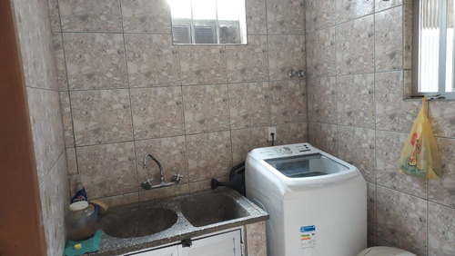 Vende-se Casa 300m Do Mar, Ampla