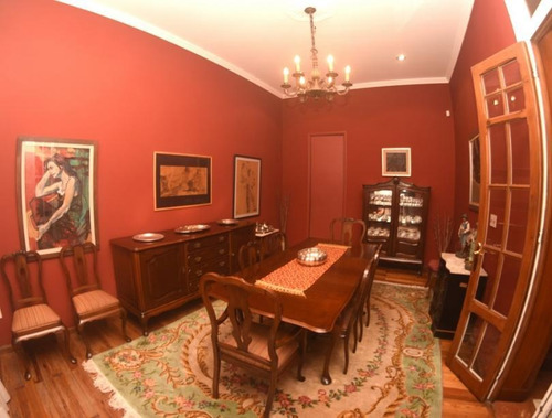 Imagen 5 de 15 de Residencia De Gran Categoría Con Fondo Y Parrillero A Pasos De La Rambla