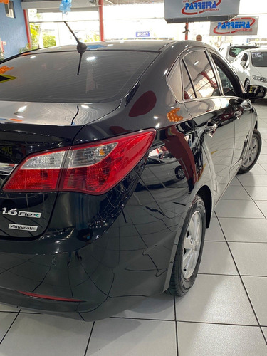 Imagem 19 de 20 de Hyundai Hb20s 1.6 Comfort Plus 16v 2015
