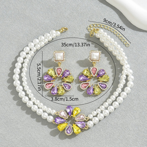 Conjunto De Collar Y Pendientes Con Diseño Floral