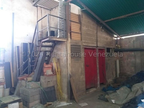 Ag. Vende Excelente Galpón, Ubicado El Palo Verde.