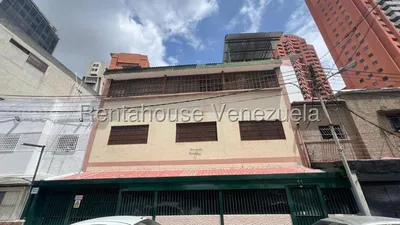 Edificio en alquiler