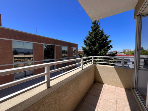 Vende Depto. Excelente Ubicación (65593)