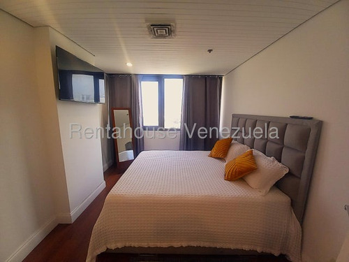 Increíble Apartamento De 54 Metros Totalmente Amblado En Chuao. 25-20471