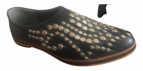 Zapato Chatita Cuero Con Tachas