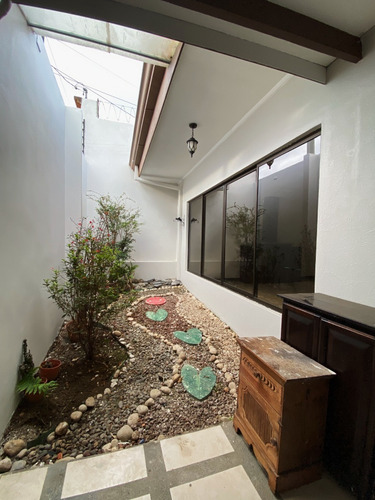 Imagen 4 de 20 de Casa De Dos Pisos - Lomas De Ayarco