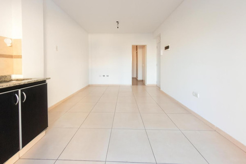 Imagen 4 de 16 de Caseros-departamento De 2 Ambientes Con Cochera Y Balcón.