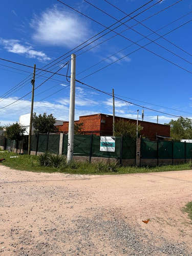 Se Vende Casa + Departamento En Excelente Esquina Ultimo Numero !!!!!