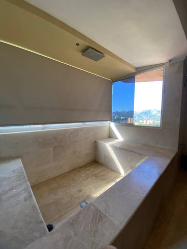 Imagen 12 de 28 de Belkliag/ Vende Apartamento 198m Equipado Duplex De Lujo Planta 50%, Pozo En Mañongo (alfb)