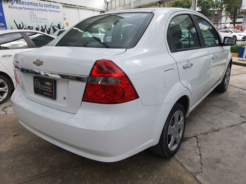 Imagen 6 de 14 de Chevrolet Aveo 2015 4p Lt L4/1.6 Man