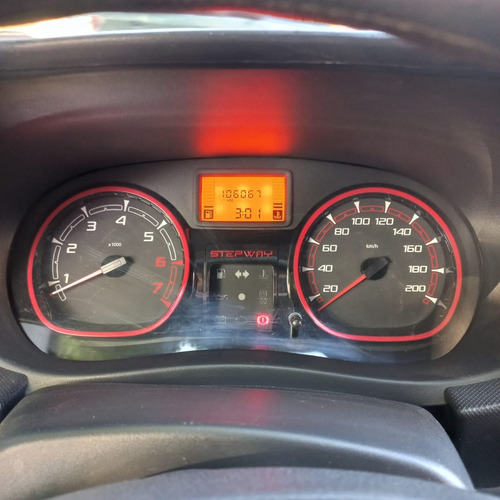 Imagen 2 de 10 de Renault Sandero Stepway Confort 1.6 2014