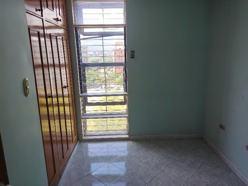Imagen 17 de 20 de Fernando Guerrero Vende Apartamento Valle Alto Mañongo.