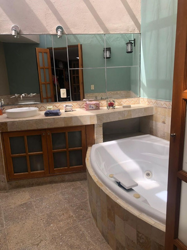 Casa En Renta Ubicada En Chiluca, Atizapán De Z. Cod. Er990