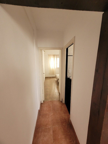 Imagen 7 de 10 de 2 Ambientes Al Lateral