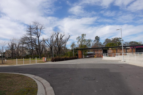 Imagen 5 de 24 de Lote En Venta En Excelente Barrio Cerrado La Clementina En La Mejor Zona Del Jockey. San Isidro.