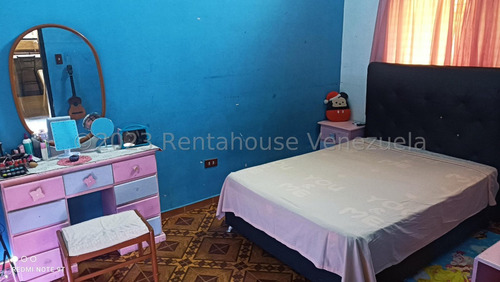 Hermosa Casa, Con Amplios Y Bellos Espacios Destinados A La Recreacion 23-31300 Eloisa Mejia