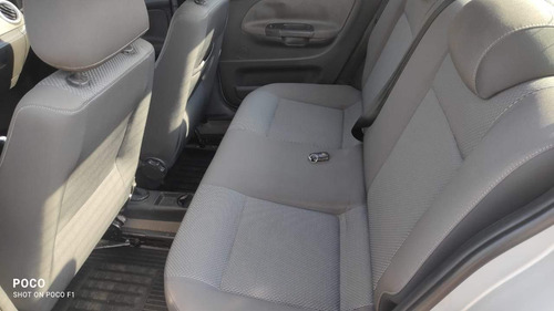 Volkswagen Voyage 2011 1.6 Vht Trend Total Flex I-motion 4p