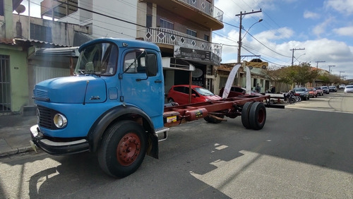 Imagem 1 de 5 de Mercedes Benz 1113