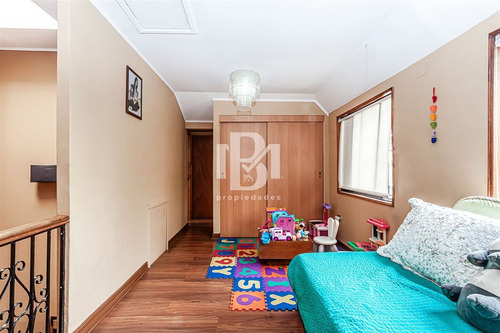Casa En Venta De 5 Dorm. En Vitacura