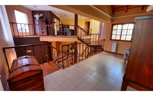 Imagen 11 de 30 de Chalet De Categoría Con Vistas Panorámicas - Viila Carlos Paz