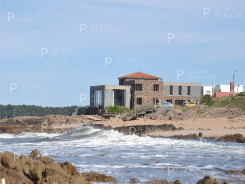 Excelente Casa En Alquiler Sobre La Posta Del Cangrejo, La Barra