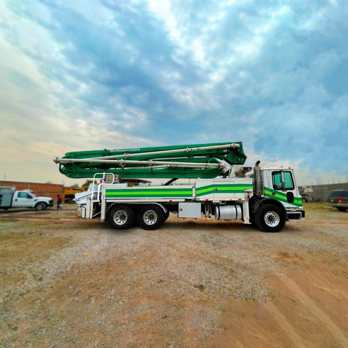 Bomba De Concreto Mack Putzmeister 38 Mts 2001