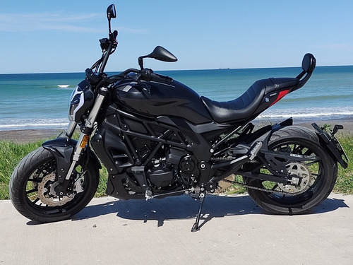 Imagen 2 de 11 de Benelli 502c