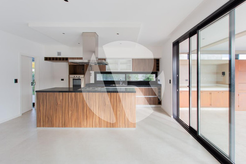 Imagen 9 de 30 de Espectacular Casa En El Golf - Nordelta A Estrenar!!