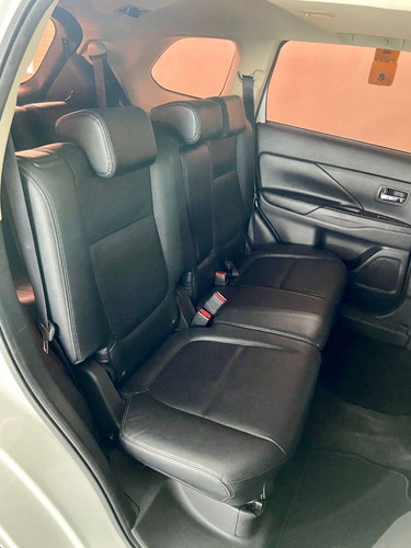 Imagem 8 de 12 de Mitsubishi Outlander 2.2 4x4 16v Diesel 4p Automático