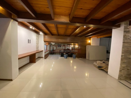 Hotel En Venta En La Península A Pasos Del Puerto- Ref: 37584