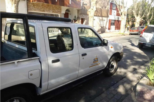 Nissan Np300 2.5 Cabina Doble 133cv 4x2 2011