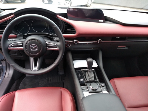 Imagen 11 de 13 de Mazda 3 2.5 Signature At